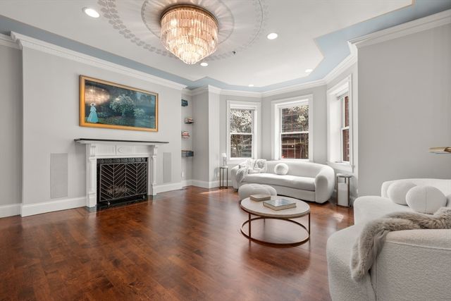 61 Saint Botolph St 61, Boston, MA 02116