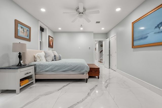 61 Saint Botolph St 61, Boston, MA 02116