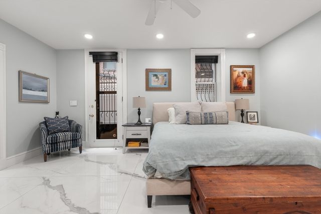 61 Saint Botolph St 61, Boston, MA 02116