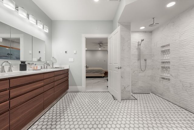 61 Saint Botolph St 61, Boston, MA 02116