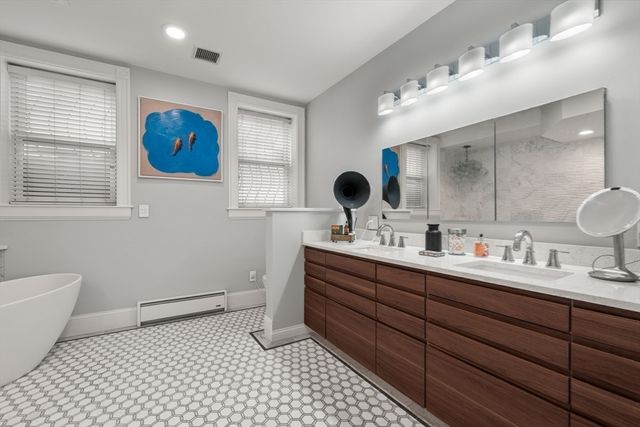 61 Saint Botolph St 61, Boston, MA 02116