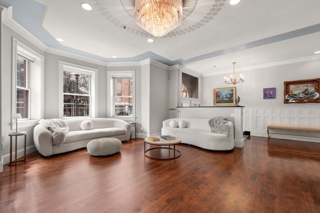 61 Saint Botolph St 61, Boston, MA 02116