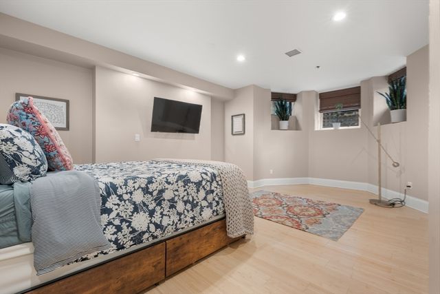 61 Saint Botolph St 61, Boston, MA 02116
