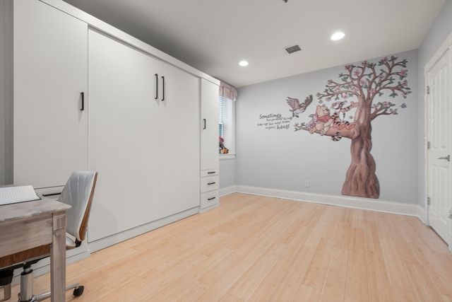 61 Saint Botolph St 61, Boston, MA 02116