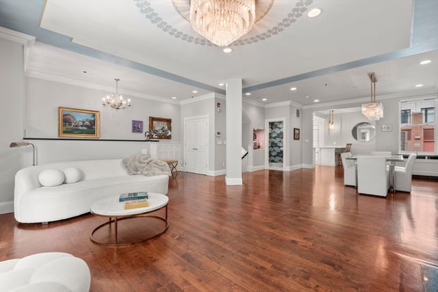 61 Saint Botolph St 61, Boston, MA 02116