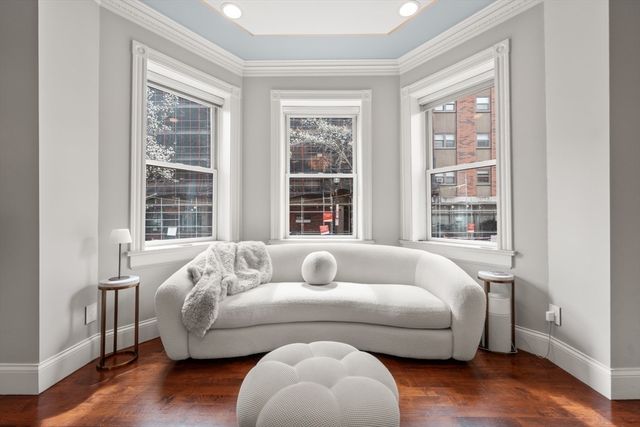 61 Saint Botolph St 61, Boston, MA 02116