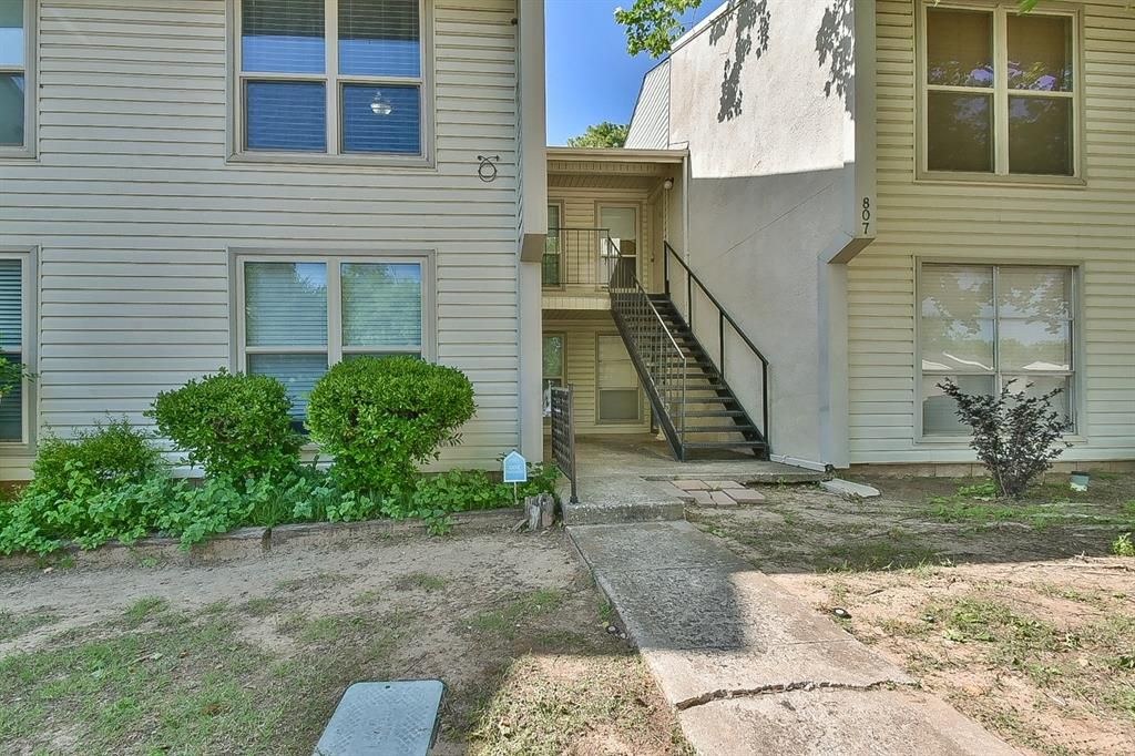 Image 1 of property listing at 807 Cardinal Creek Boulevard C, Norman, OK 73072