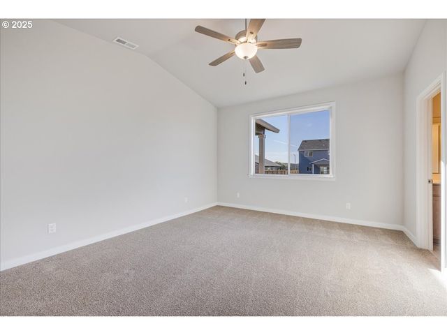 725 E Third St, Yamhill, OR 97148