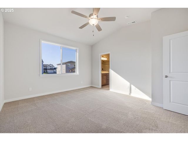 725 E Third St, Yamhill, OR 97148