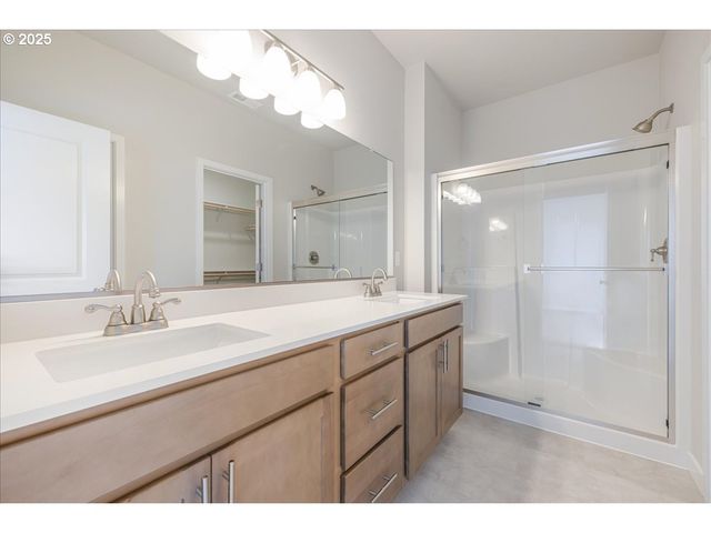 725 E Third St, Yamhill, OR 97148