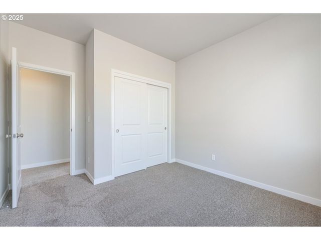 725 E Third St, Yamhill, OR 97148