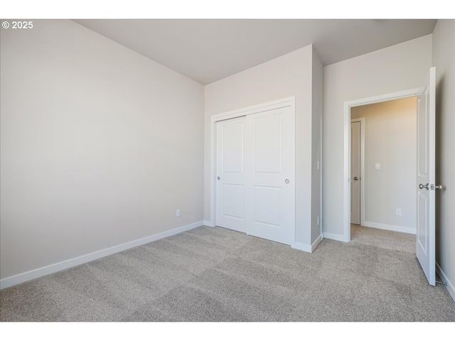 725 E Third St, Yamhill, OR 97148