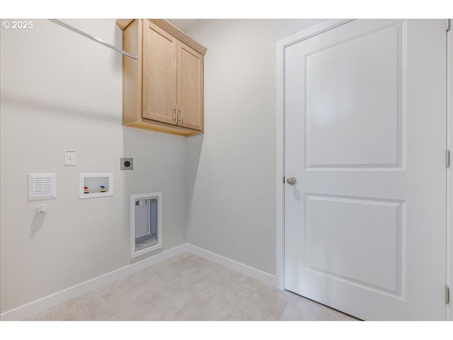 725 E Third St, Yamhill, OR 97148