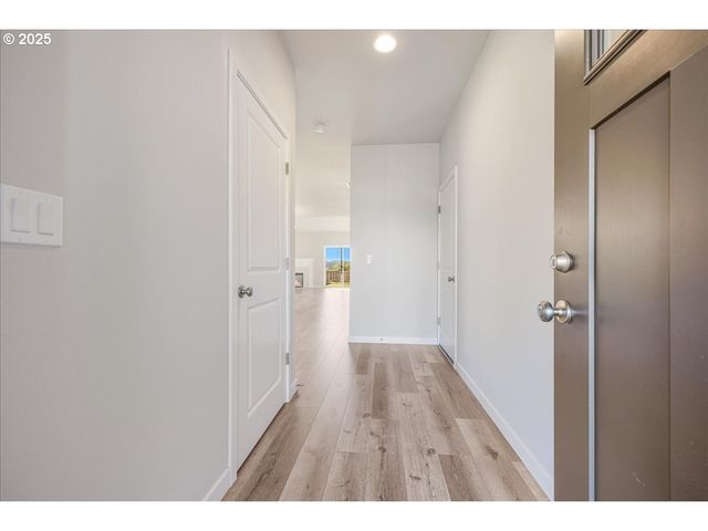 725 E Third St, Yamhill, OR 97148