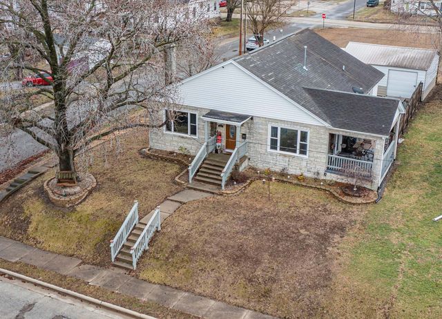 433 E Main Street, Salem, IL 62881