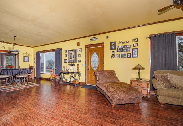 433 E Main Street, Salem, IL 62881