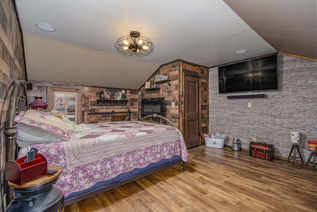 433 E Main Street, Salem, IL 62881