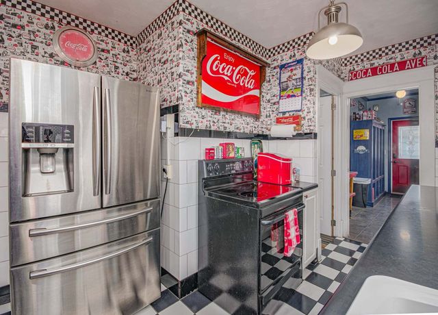 433 E Main Street, Salem, IL 62881