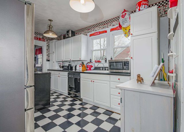 433 E Main Street, Salem, IL 62881