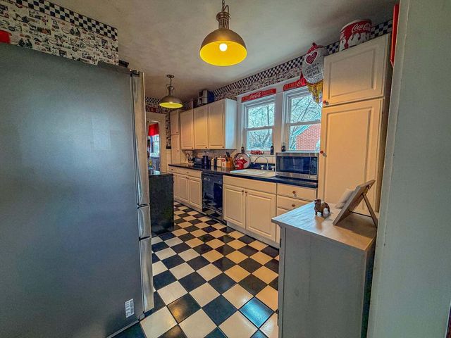 433 E Main Street, Salem, IL 62881