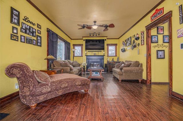 433 E Main Street, Salem, IL 62881