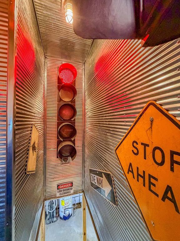 Image 23 of property listing at 433 E Main Street, Salem, IL 62881