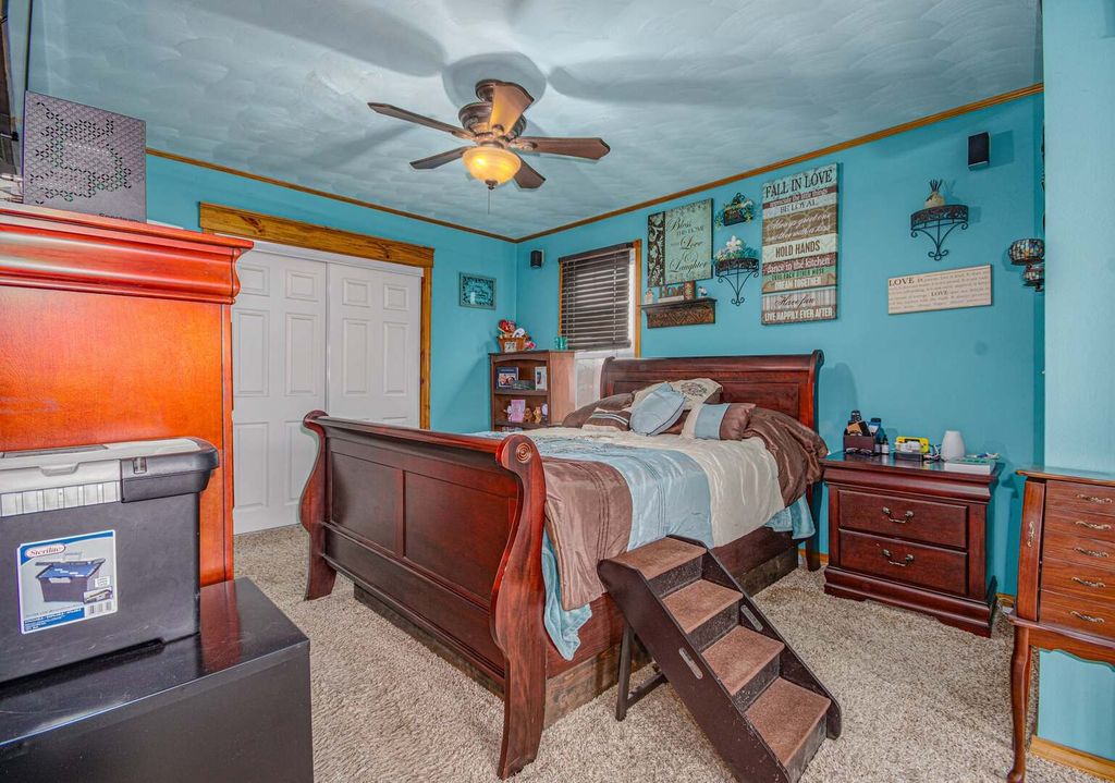 Image 27 of property listing at 433 E Main Street, Salem, IL 62881