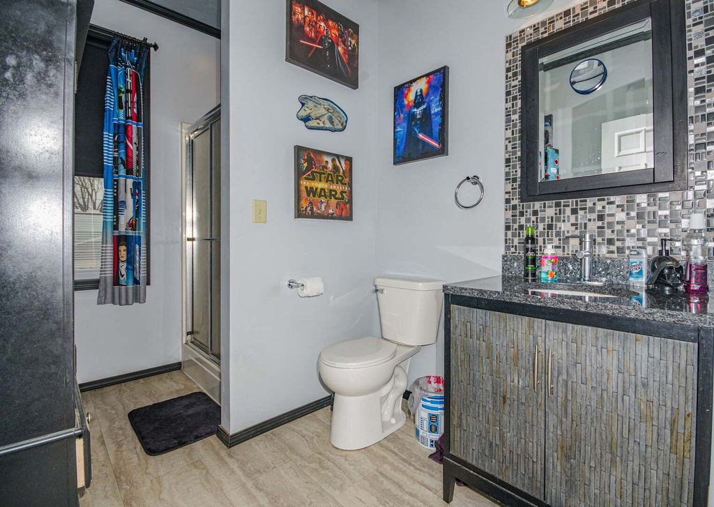 Image 29 of property listing at 433 E Main Street, Salem, IL 62881