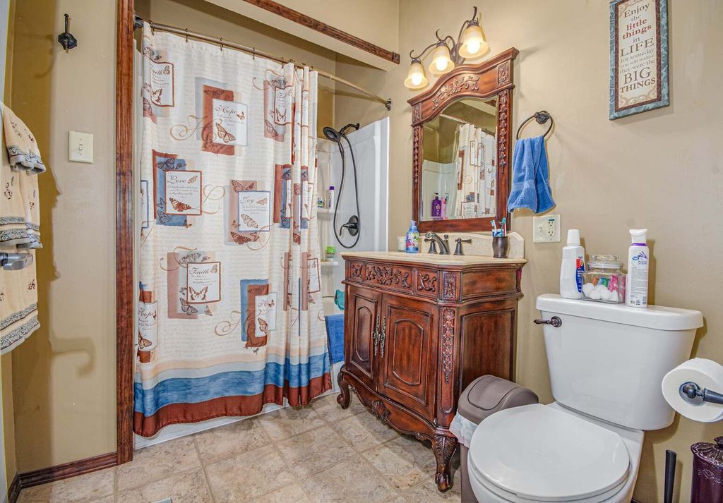 Image 30 of property listing at 433 E Main Street, Salem, IL 62881