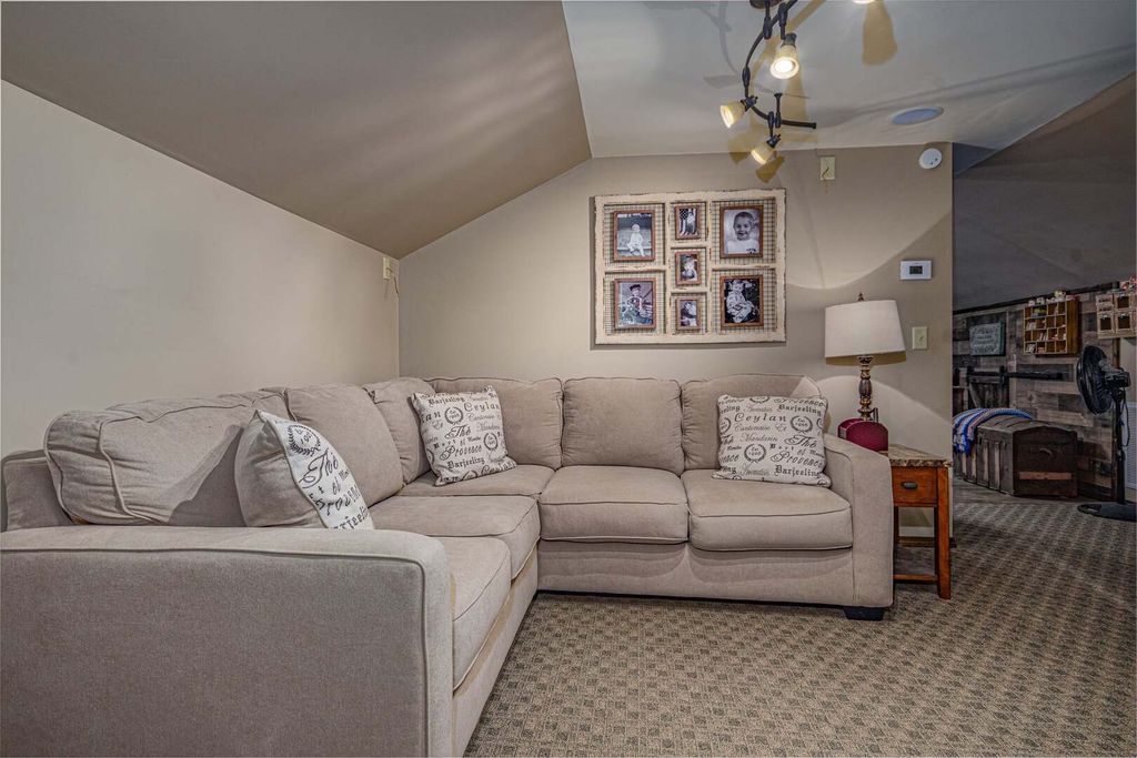 Image 31 of property listing at 433 E Main Street, Salem, IL 62881