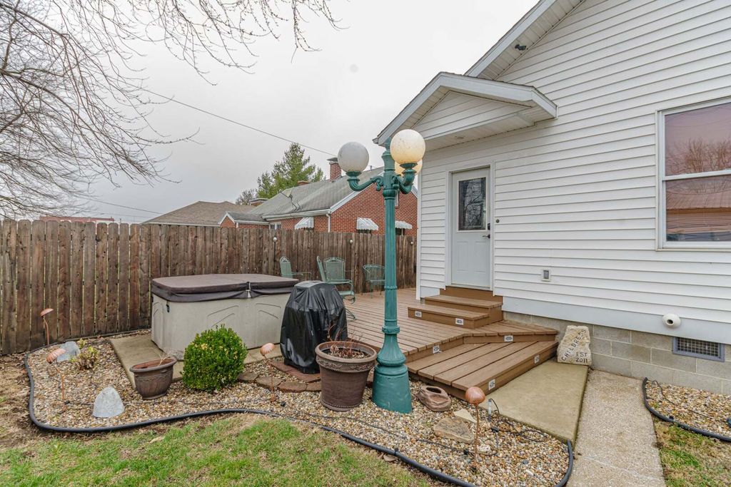 Image 39 of property listing at 433 E Main Street, Salem, IL 62881