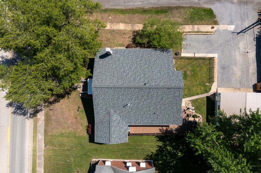 Image 46 of property listing at 433 E Main Street, Salem, IL 62881