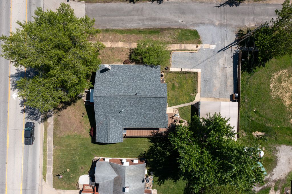 Image 47 of property listing at 433 E Main Street, Salem, IL 62881