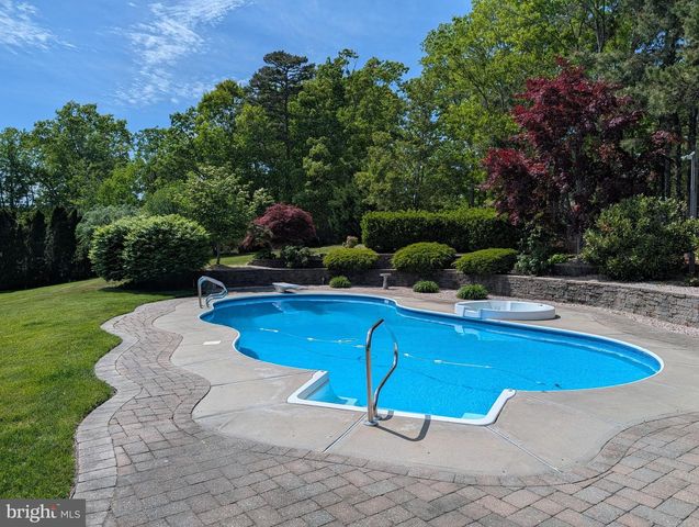 27 PENN PL, Forked River, NJ 08731