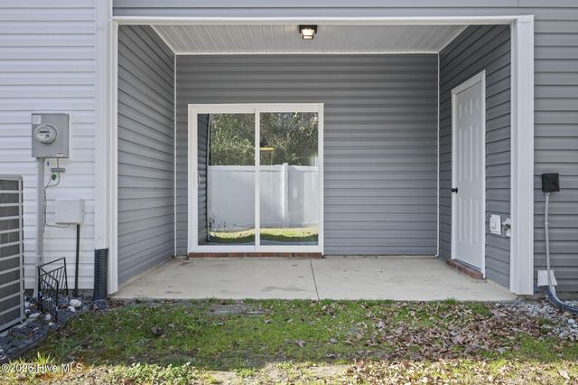 4 Catalina Circle, Swansboro, NC 28584