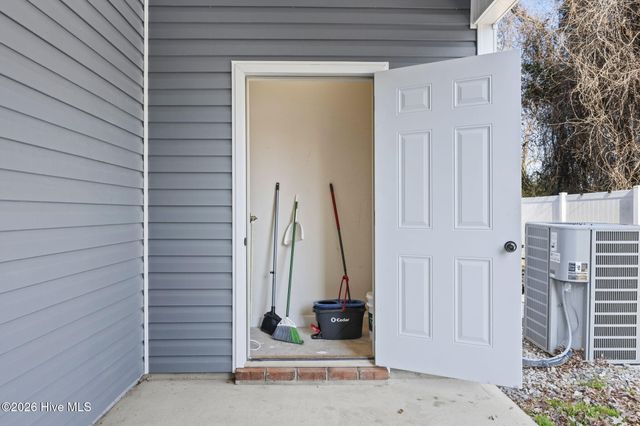 4 Catalina Circle, Swansboro, NC 28584