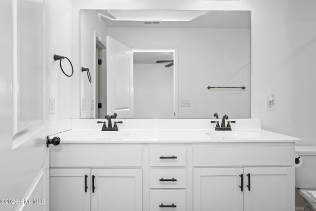 4 Catalina Circle, Swansboro, NC 28584