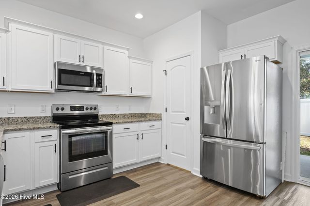 4 Catalina Circle, Swansboro, NC 28584