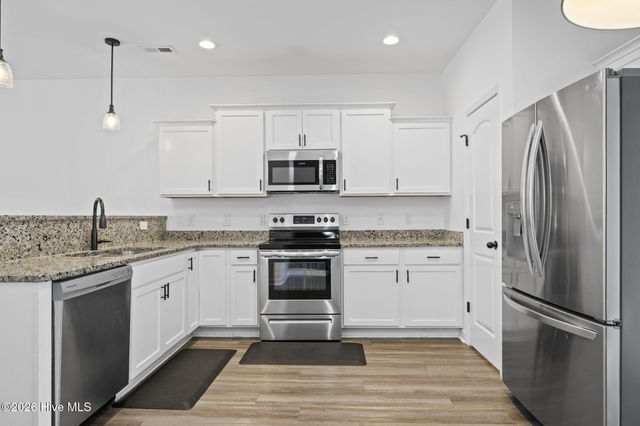 4 Catalina Circle, Swansboro, NC 28584