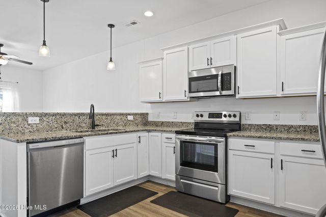 4 Catalina Circle, Swansboro, NC 28584