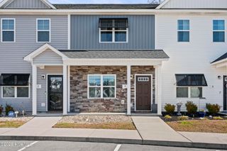 4 Catalina Circle, Swansboro, NC 28584