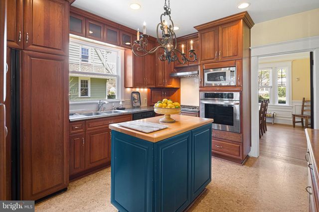 202 LINDEN AVE, Riverton, NJ 08077