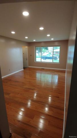 35760 Alta Vista Drive, Sterling Heights, MI 48312