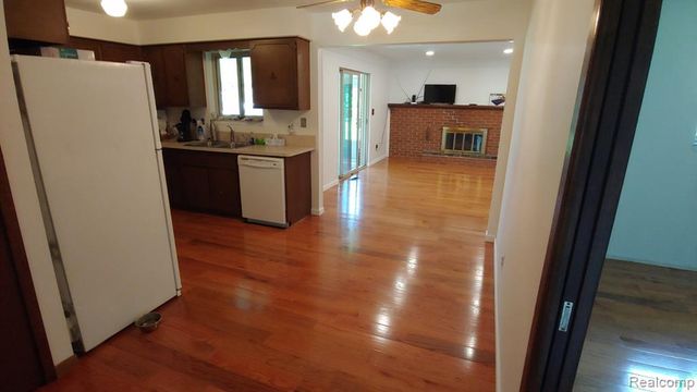 35760 Alta Vista Drive, Sterling Heights, MI 48312