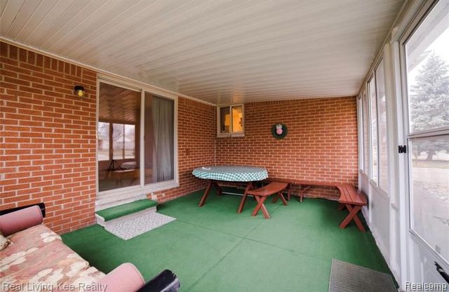 35760 Alta Vista Drive, Sterling Heights, MI 48312