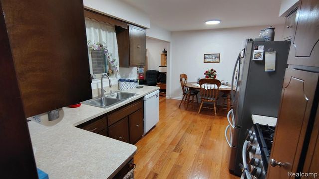 35760 Alta Vista Drive, Sterling Heights, MI 48312