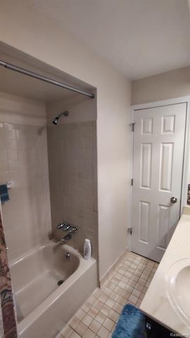 35760 Alta Vista Drive, Sterling Heights, MI 48312