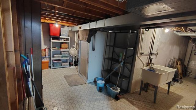 35760 Alta Vista Drive, Sterling Heights, MI 48312