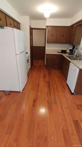 35760 Alta Vista Drive, Sterling Heights, MI 48312