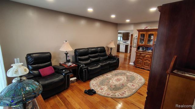 35760 Alta Vista Drive, Sterling Heights, MI 48312